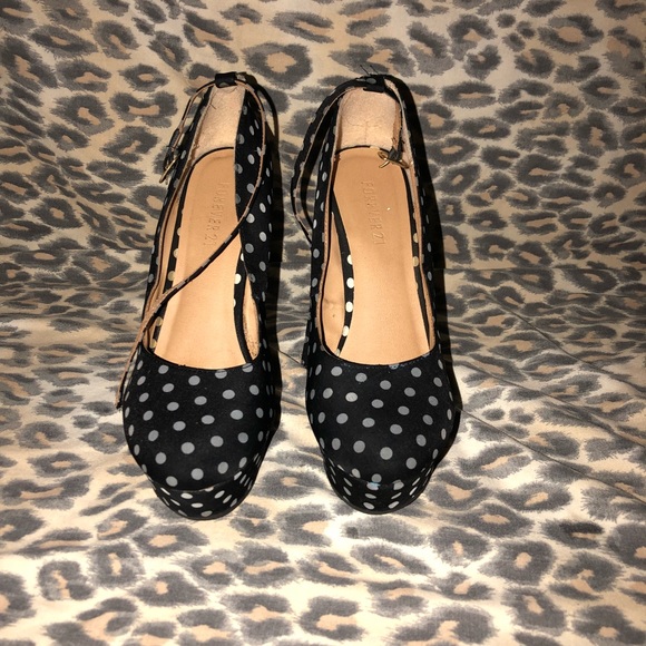 Polka Dot Wedges Size 6 - Picture 2 of 2